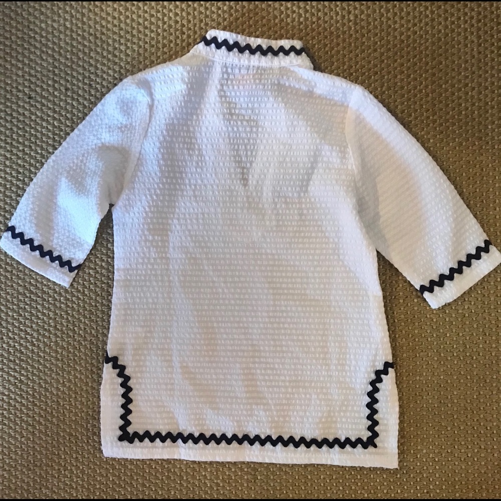 White Seersucker Tunic w/ Navy Sail to Sable - Picture 3 of 5